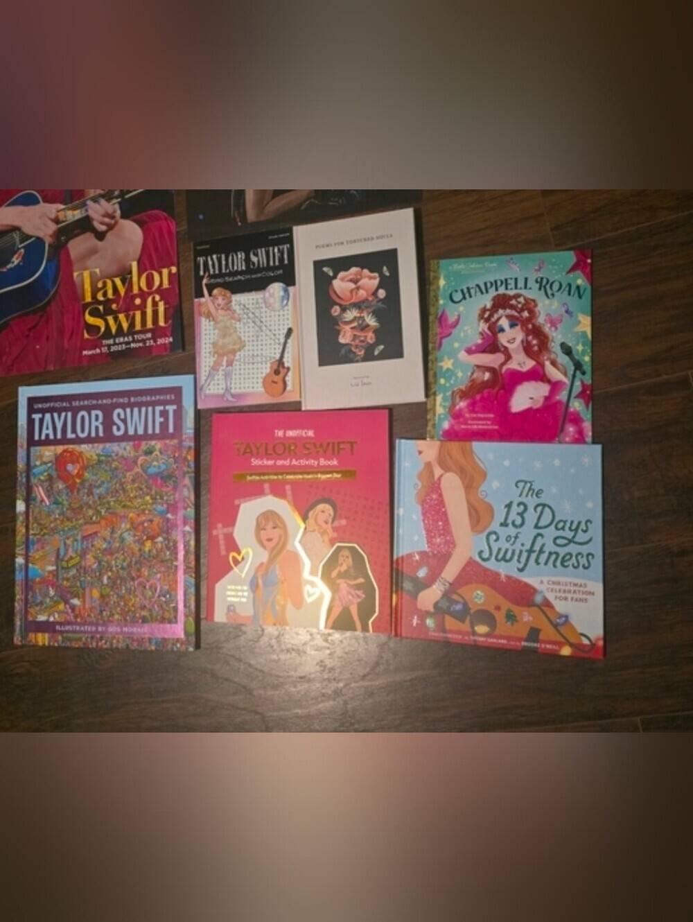 Taylor Swift | Misc & Books Lot 4
